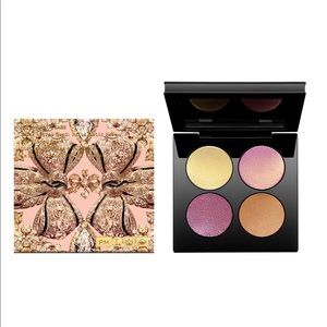 PAT McGRATH LABS
Blitz Astral Quad Eyeshadow Palette